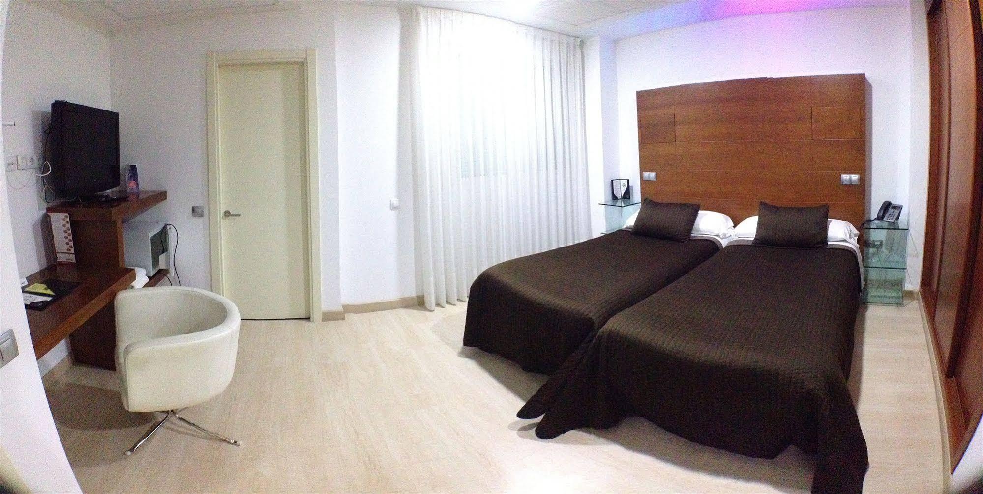 Nap Oviedo Hotel Luaran gambar