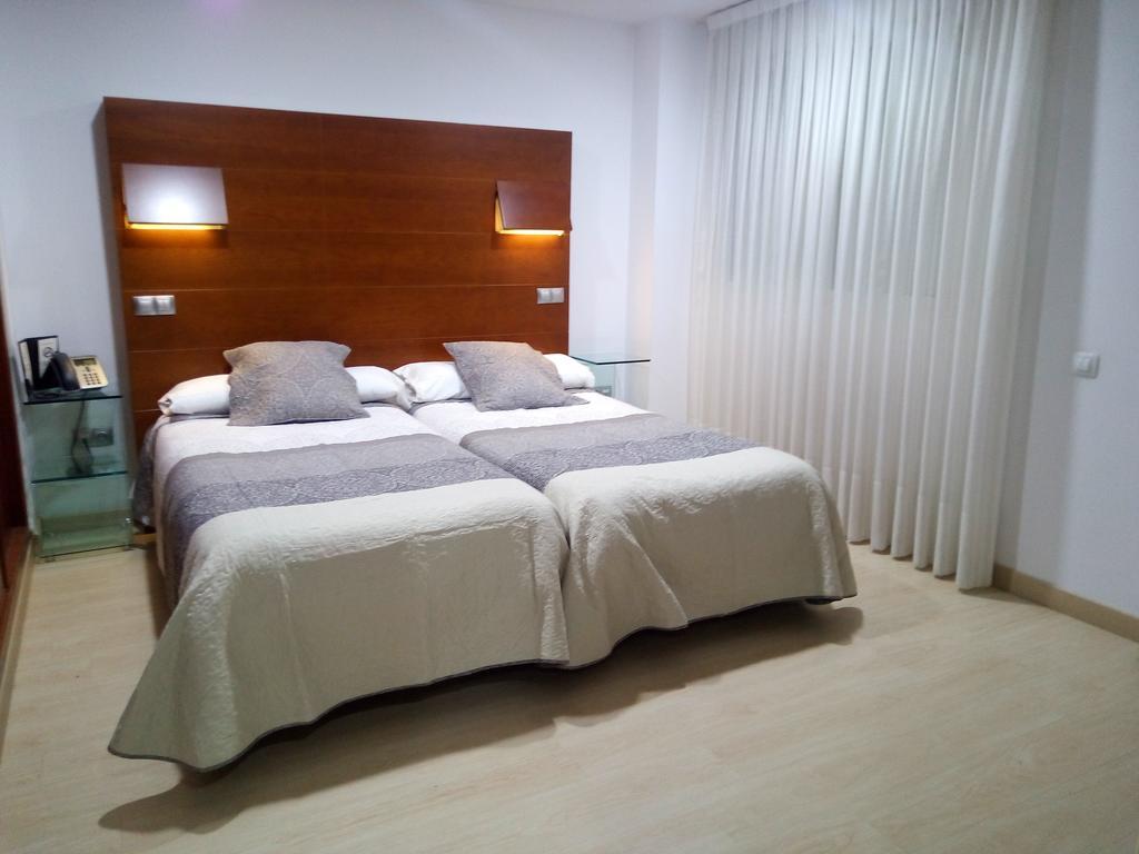 Nap Oviedo Hotel Luaran gambar