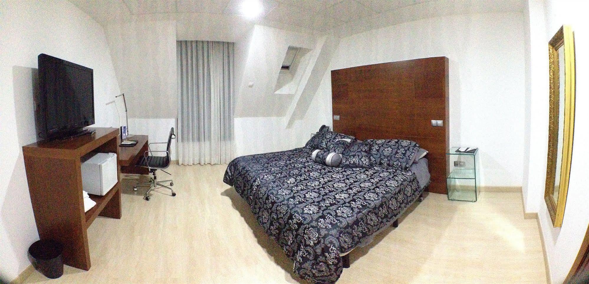 Nap Oviedo Hotel Luaran gambar