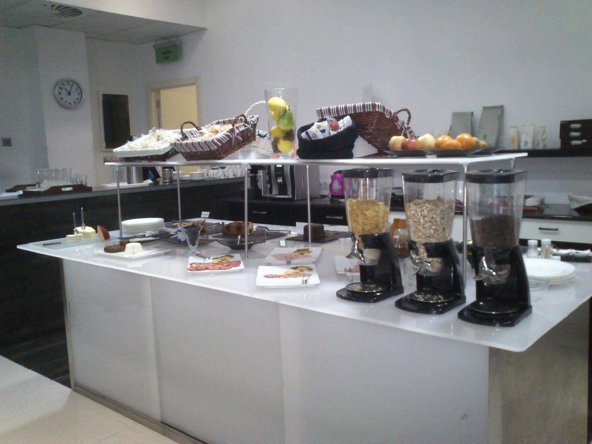 Nap Oviedo Hotel Luaran gambar