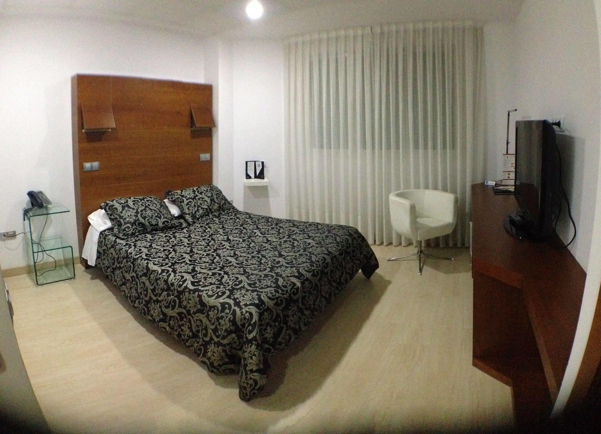 Nap Oviedo Hotel Luaran gambar